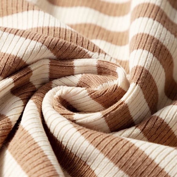 ⭐️Striped Sleeveless Top - Tan and Cream - Picture 7 of 8